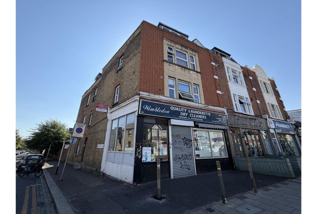 2 bed property, in 389B Durnsford Road, £225,000