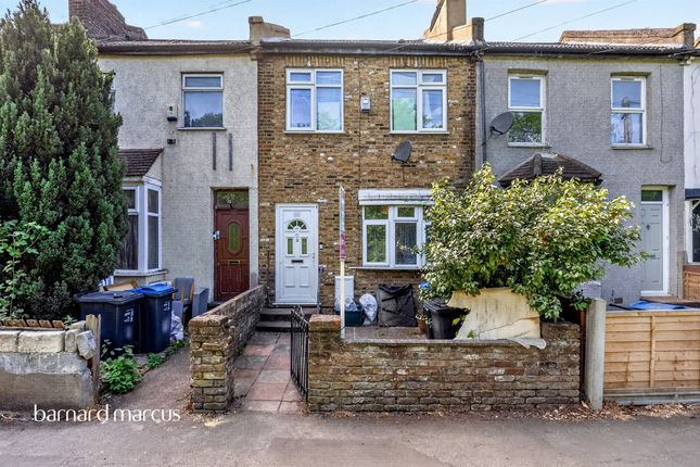 2 bed property, in Carshalton Road, £375,000