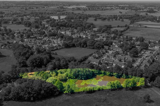 4 bed property, in Building Plot (The Old Wood), £600,000