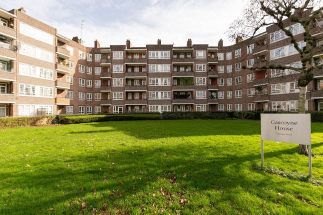 2 bed property, in Gascoyne House, £425,000