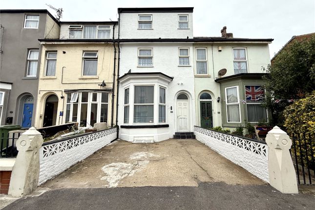 5 bed property, in Hill Street, £150,000