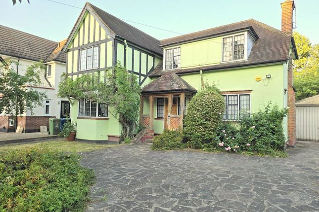 4 bed property, in Hillview Road, £1,095,000
