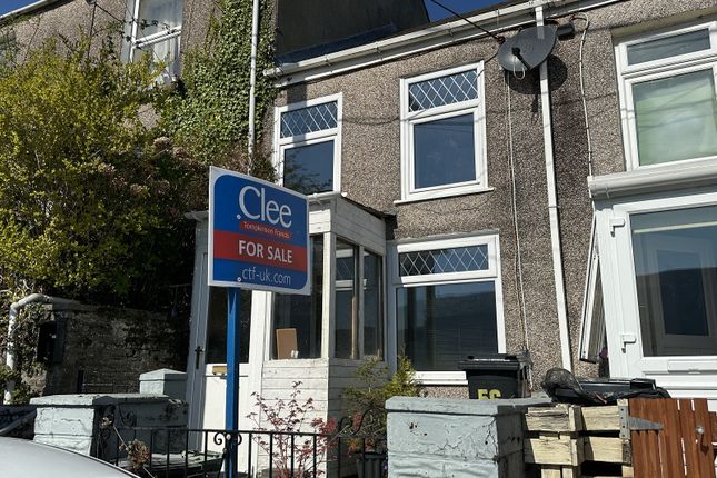 2 bed property, in Gough Road, £90,000