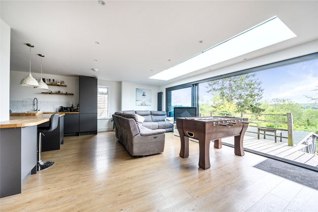 2 bed property, in Sutherland Avenue, £600,000