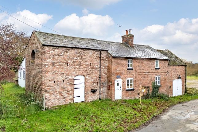 2 bed property, in Church Cottage, £250,000