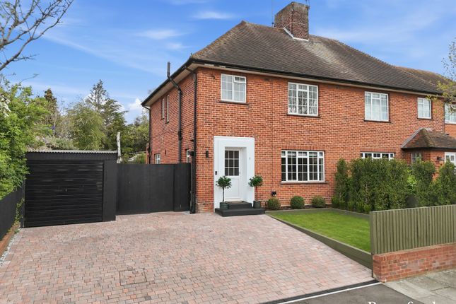 3 bed property, in Hill Crescent, £550,000