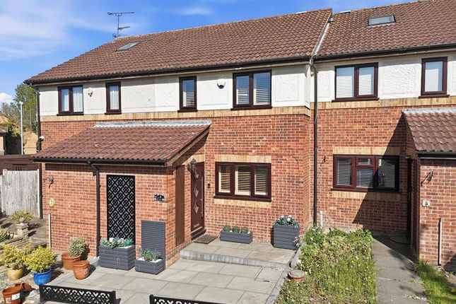 3 bed property, in Old Oaks, £419,995