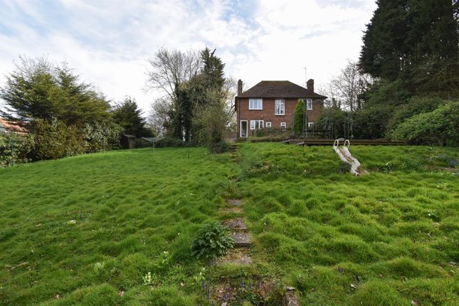 3 bed property, in Westfield Lane, £780,000
