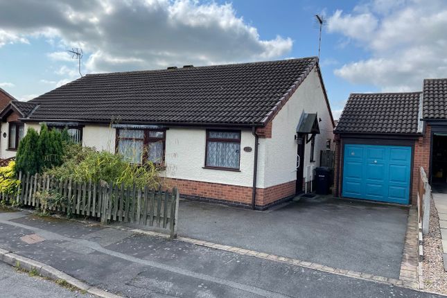 2 bed property, in Hobby Close, £239,950