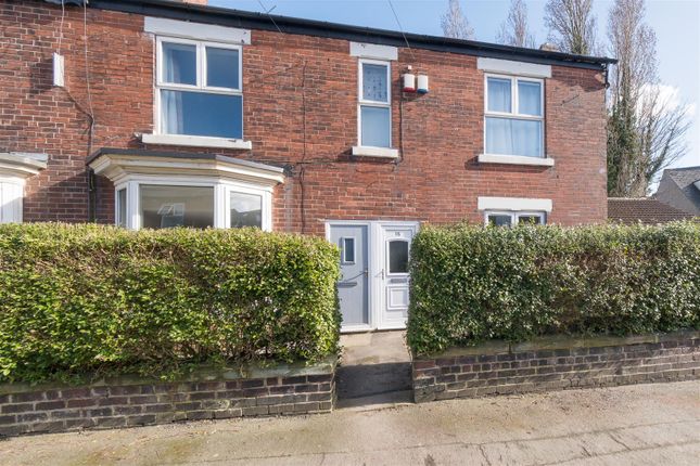 2 bed property, in Leamington Street, £175,000