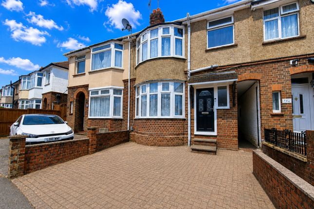 3 bed property, in Harcourt Street, £325,000