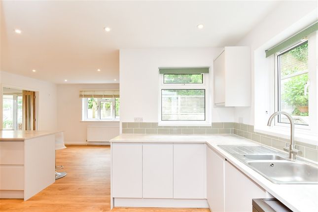 2 bed property, in Lower Street, £600,000