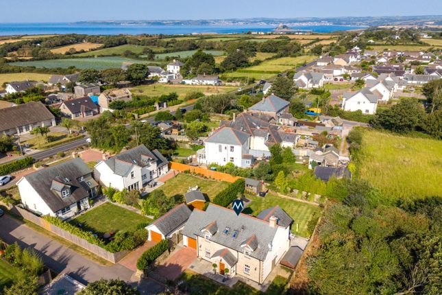 5 bed property, in Rosudgeon, £675,000