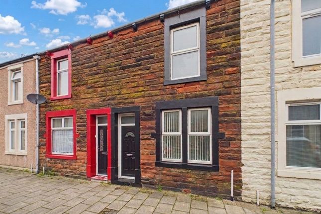 2 bed property, in Cumberland Street, £110,000