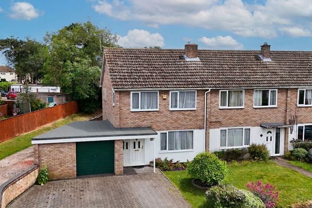 3 bed property, in Orchard Way, £287,500
