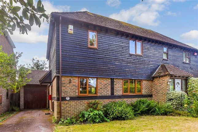 3 bed property, in Homestead, £300,000