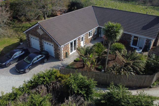 3 bed property, in Tye Hill Close, £500,000