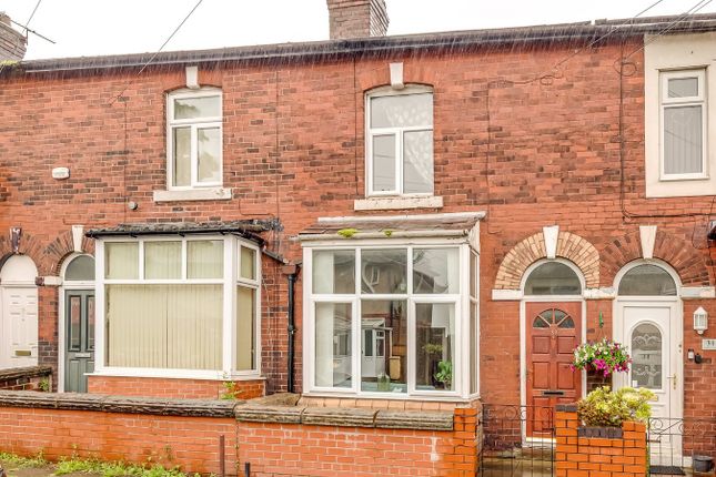 2 bed property, in Leicester Avenue, £165,000