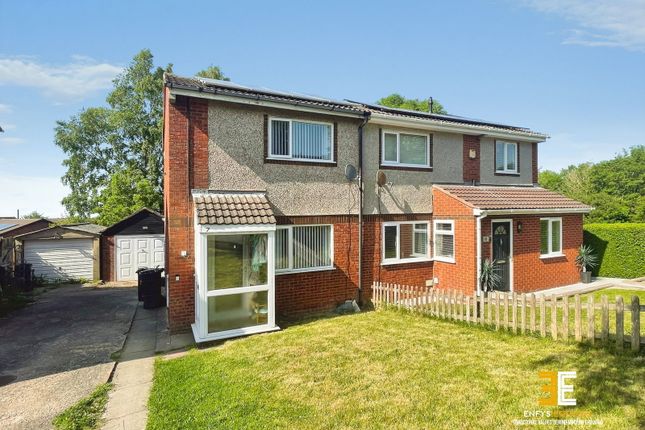 2 bed property, in Rhodfa Lwyd, £175,000