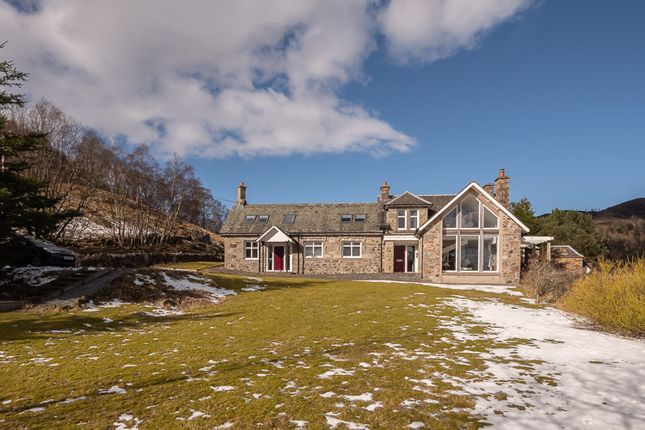 5 bed property, in The Old School House, £599,995