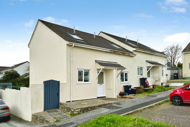 1 bed property, in Hicks Close, £160,000