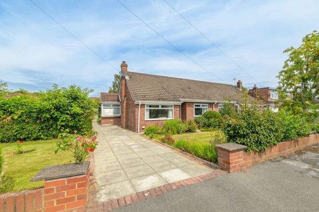 2 bed property, in Walton Avenue, £250,000