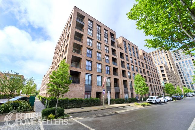 3 bed property, in Lismore Boulevard, £640,000