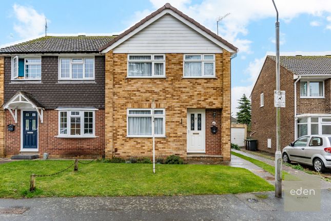 3 bed property, in Cobdown Close, £370,000