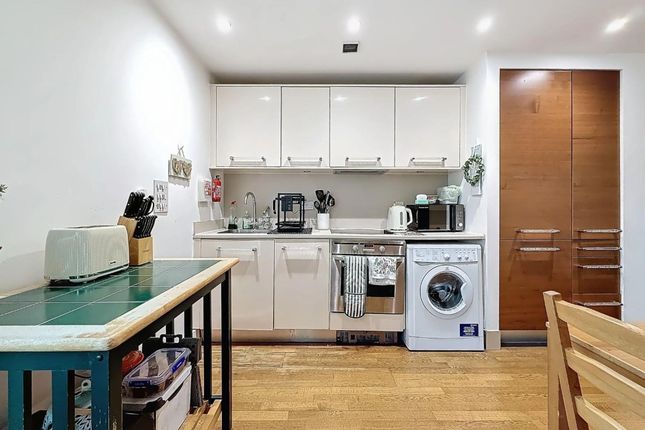 1 bed property, in Falcon Drive, £115,000