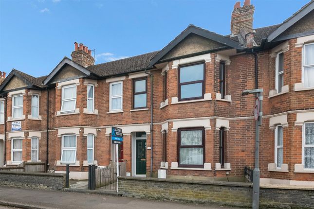 3 bed property, in Uxbridge Road, £495,000