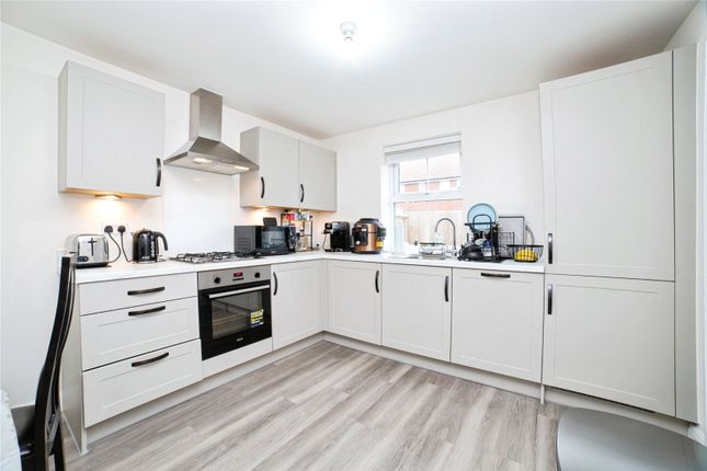 3 bed property, in Grasshopper Green, £279,950