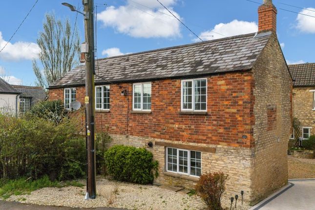 3 bed property, in 10 The Leys, £210,000