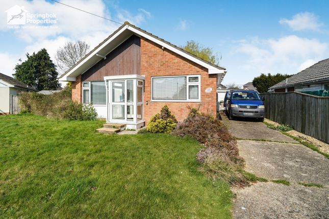3 bed property, in Blenheim Crescent, £390,000
