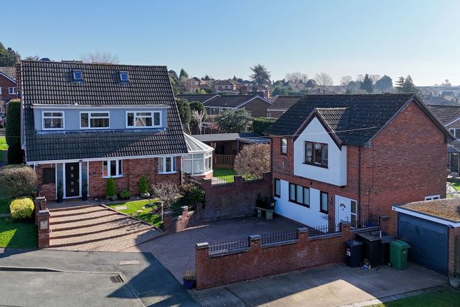 6 bed property, in Kingswinford, £575,000