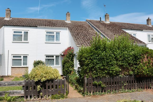 2 bed property, in Milton Close, £185,000