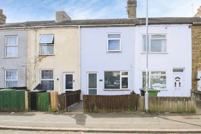 2 bed property, in High Street, £170,000