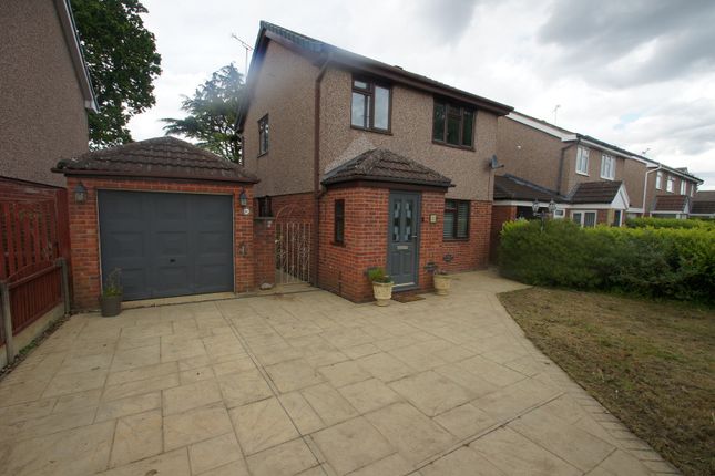 3 bed property, in Orchard Road, £280,000