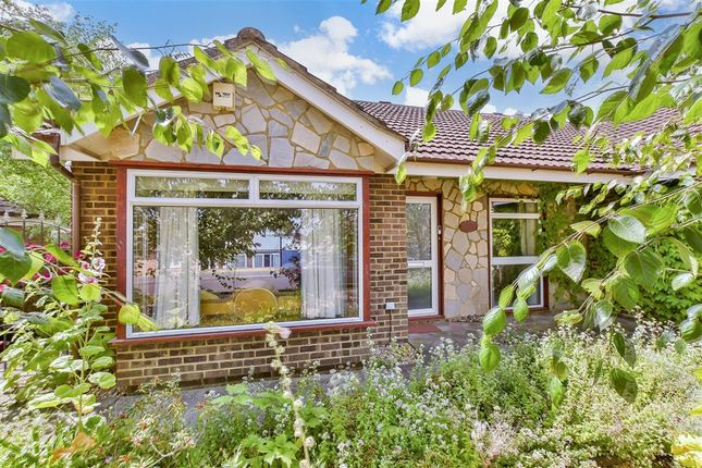 2 bed property, in Arthur Salmon Close, £440,000