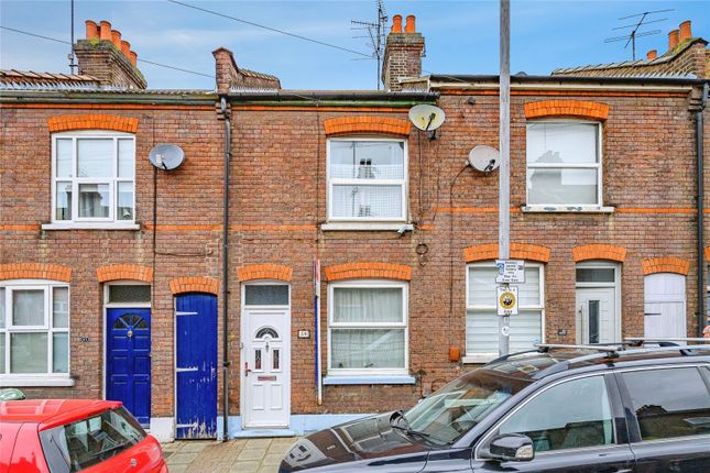 2 bed property, in Ridgway Road, £220,000