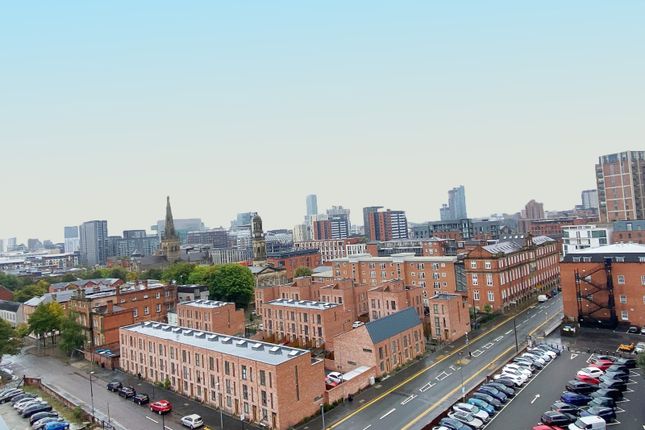 2 bed property, in Adelphi Street, £250,000