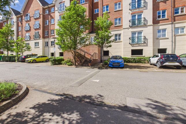 2 bed property, in Viridian Square, £200,000