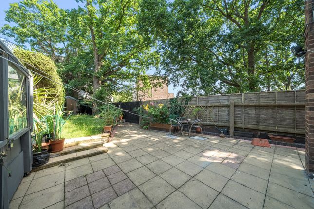4 bed property, in White Lodge, £650,000