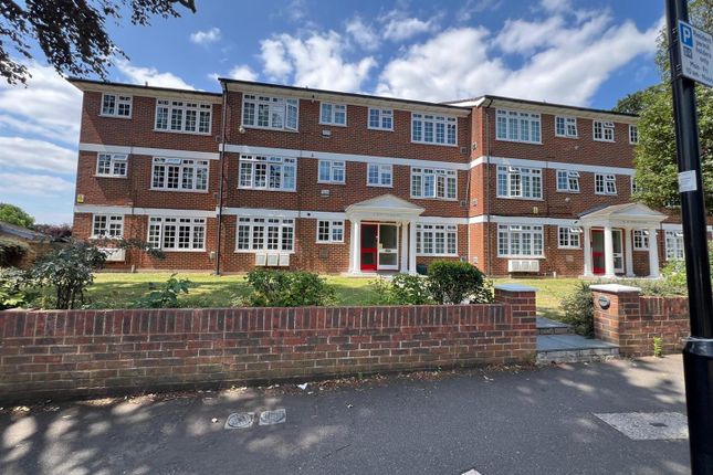 1 bed property, in Witham Road, £250,000