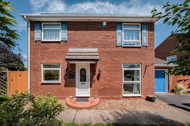 4 bed property, in Mill Close Broom, £425,000