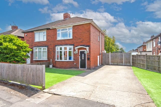 3 bed property, in Hill View Road, £190,000