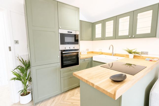 2 bed property, in Charminster Road, £220,000