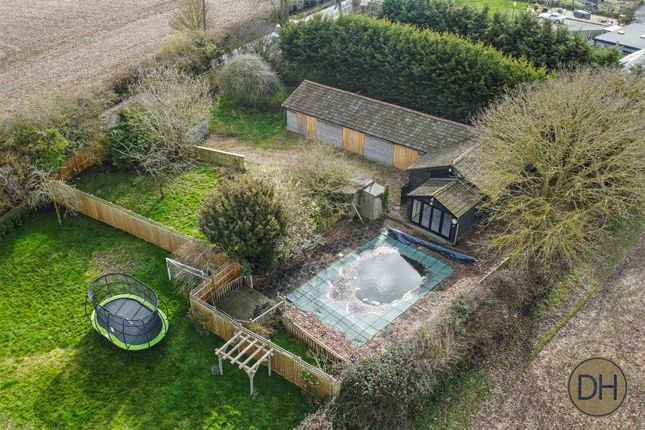 3 bed property, in Plot Of Land, £425,000