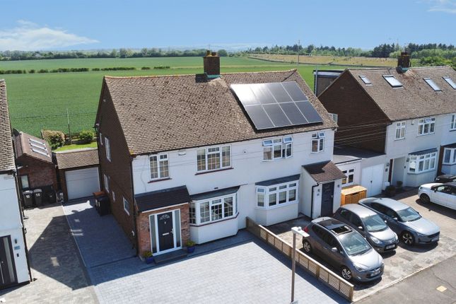 3 bed property, in Clavering Gardens, £525,000