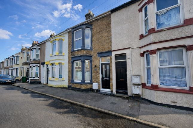 3 bed property, in Invicta Road, £250,000