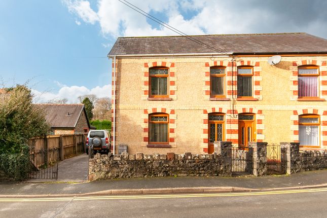 3 bed property, in Heol Giedd, £199,950